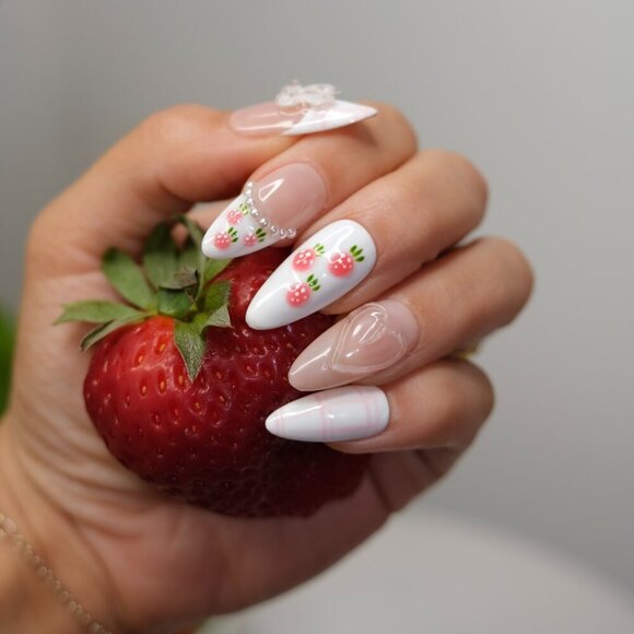 tipsy | Handmade Press On Nails | Almond Medium | 3D Nail Art | Strawberry Press - Picture 11 of 15
